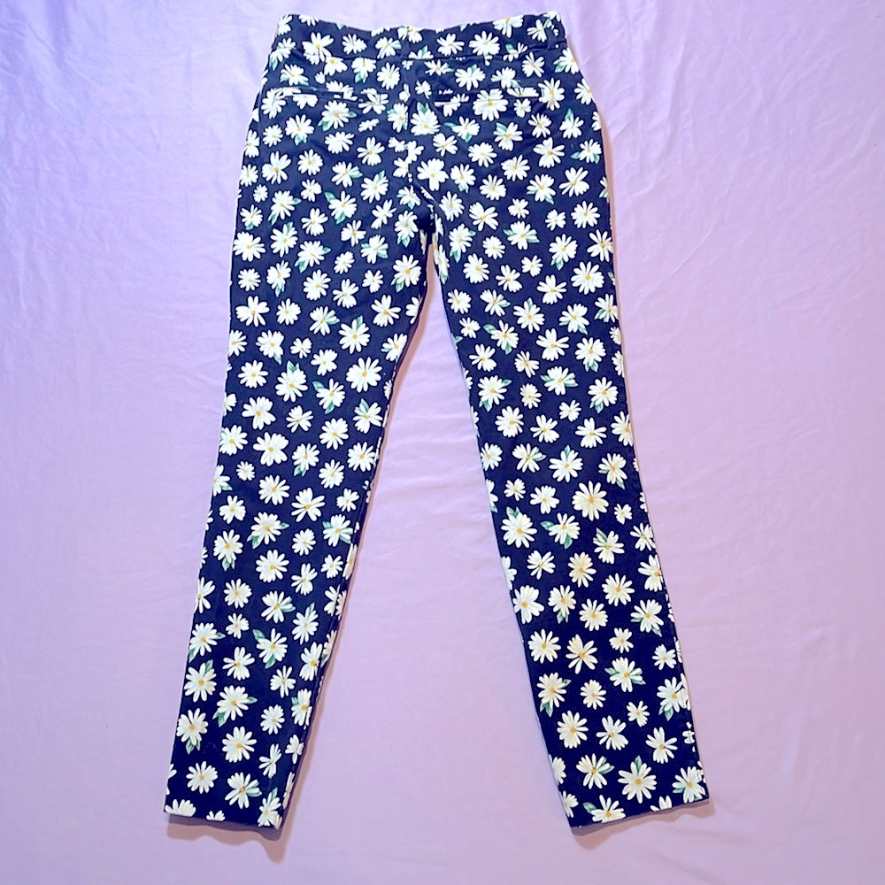 Old Navy Pixie Ankle Blue/White Daisy Tapered Leg, Size 2 EUC
